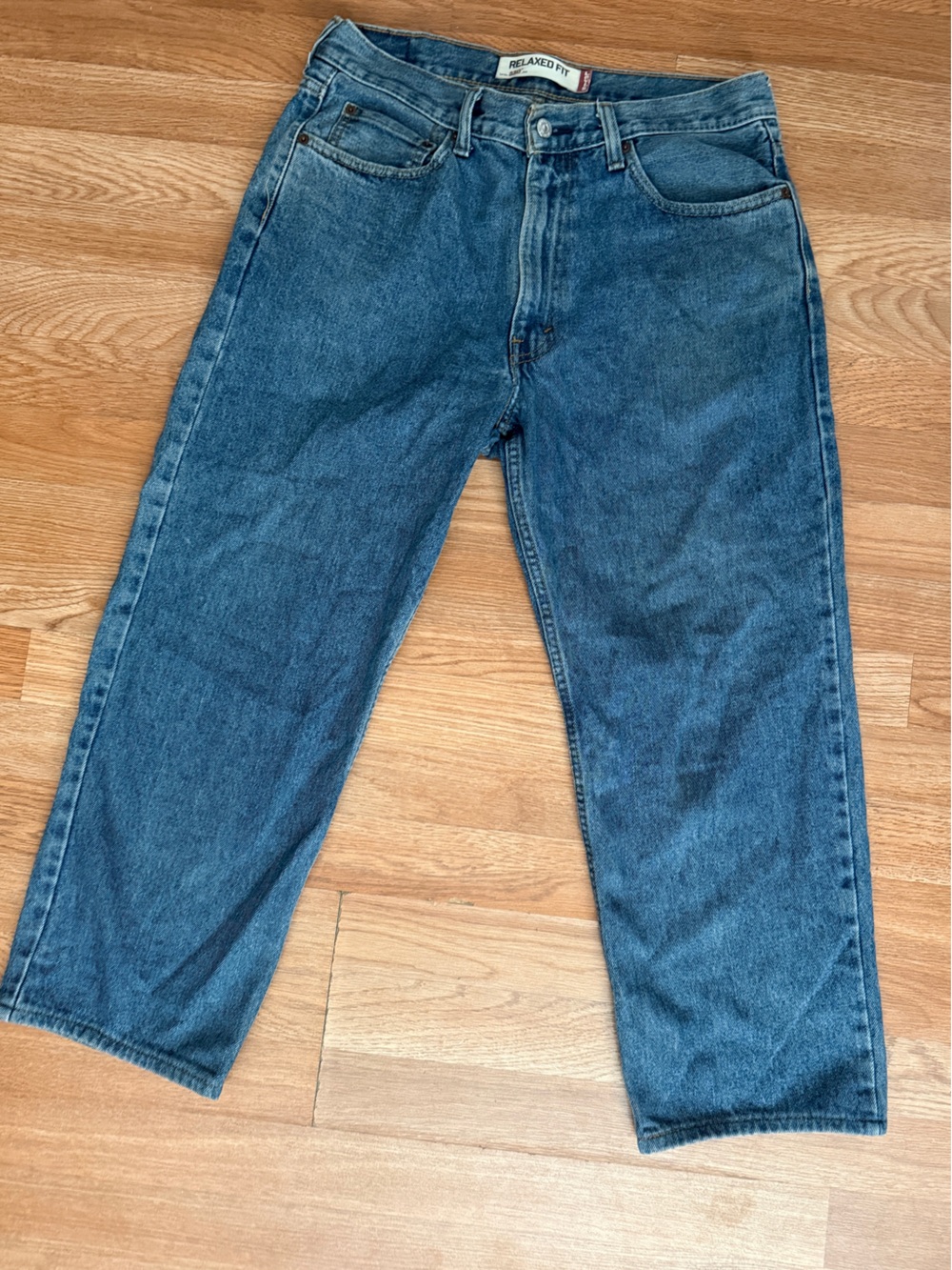 Levi's Relaxed Fit Men's Jeans in Medium Blue Denim 34x29